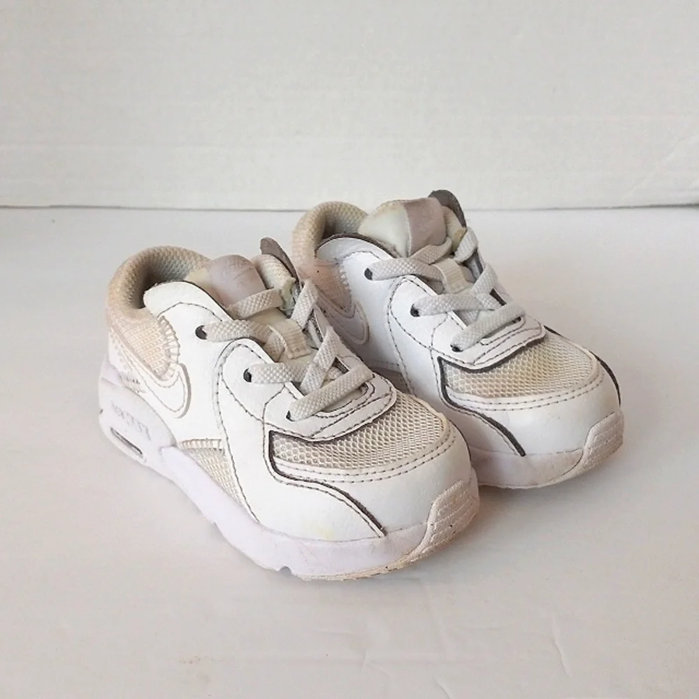 Nike Air Max Child size 6 slip on sneakers